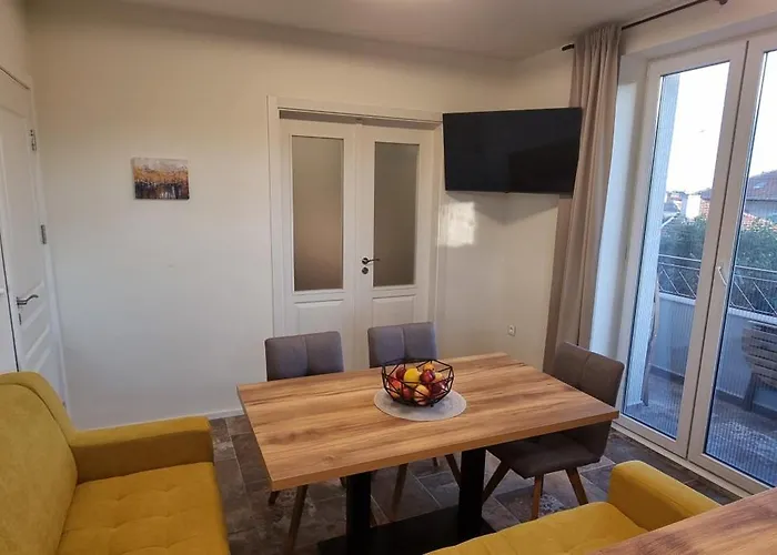 Kate's Place Apartman Burgasz